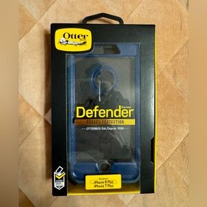 🟢Blue Otterbox with clip